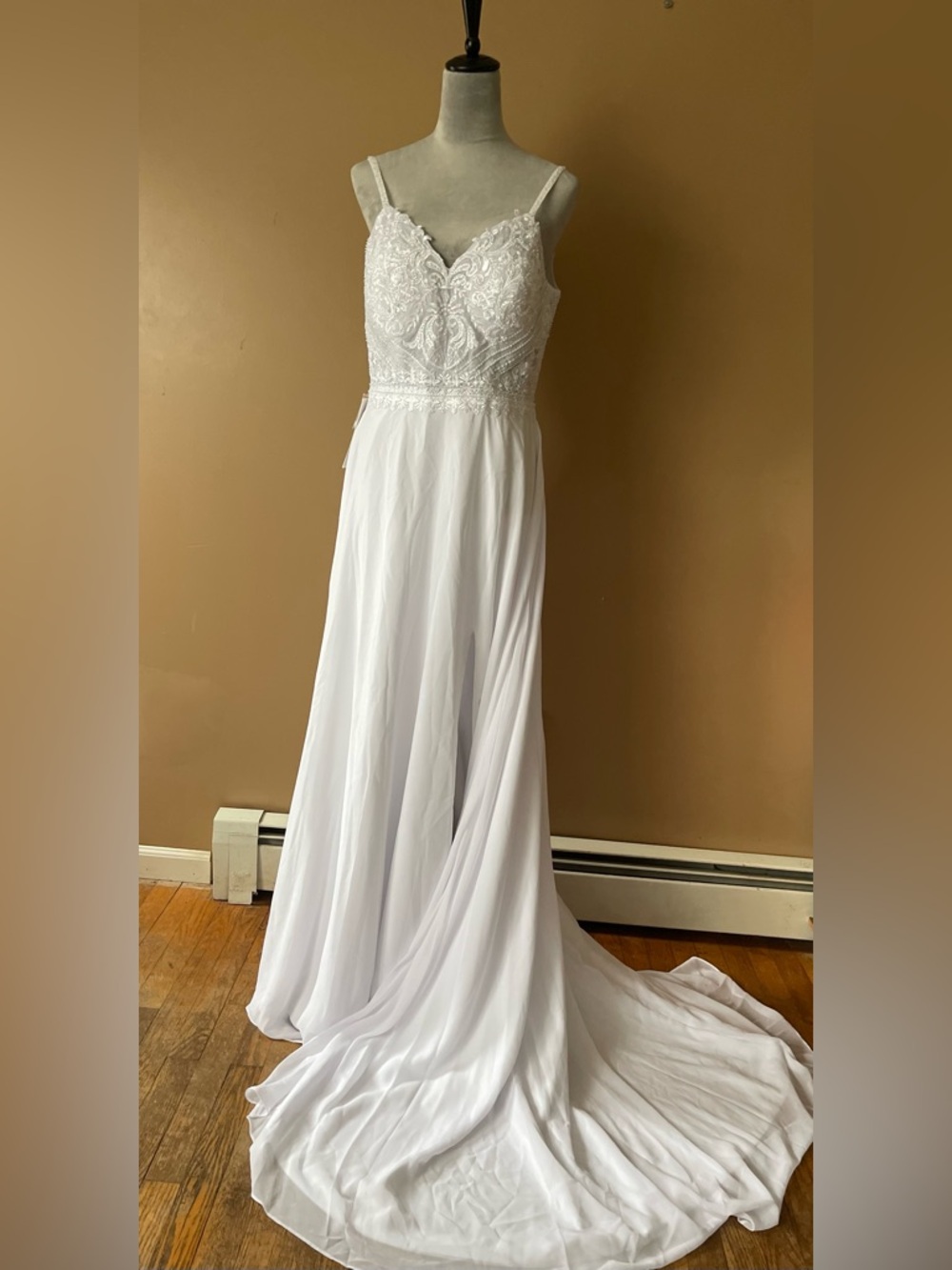 Elegant White Lace Bodice Spaghetti Strap Wedding Dress New Size 10/12